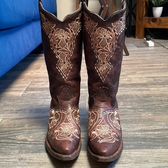 Cowtown Flower Stiching Boots - Picture 1 of 7